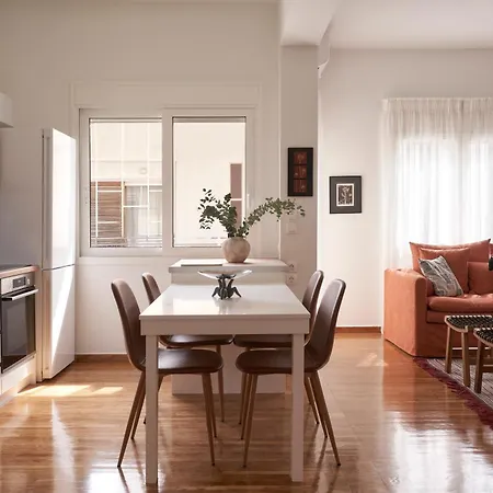 Apartment Sunny And Comfy In Kolonaki Athens