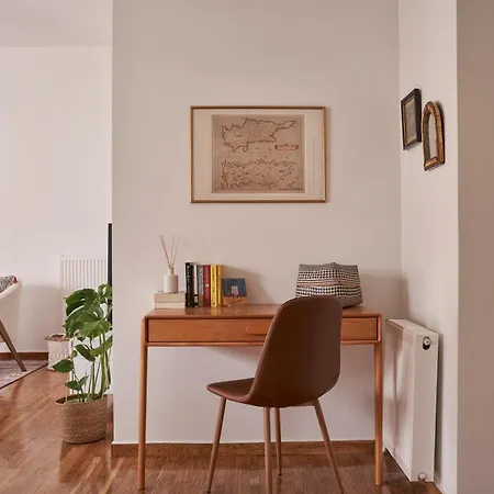 Sunny And Comfy In Kolonaki Apartment